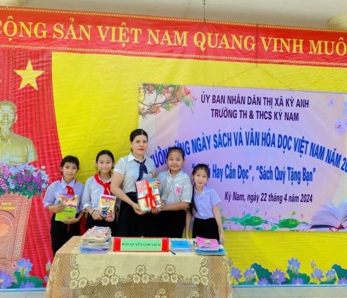 Trường TH&THCS Kỳ Nam tổ chức Lễ phát động Hưởng ứng Ngày sách và Văn hoá đọc Việt Nam năm 2024.