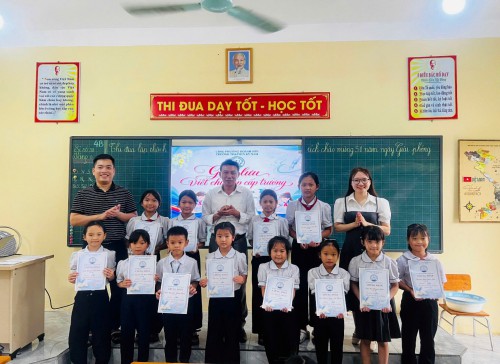 HỘI THI “LUYỆN NÉT CHỮ - RÈN NẾT NGƯỜI” CỦA TRƯỜNG TH&THCS KỲ NAM.