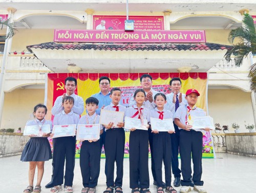 TRƯỜNG TH&THCS KỲ NAM TỔ CHỨC “LỄ TỔNG KẾT NĂM HỌC 2025 - 2026” VÀ “LỄ RA TRƯỜNG CHO HỌC SINH LỚP...
