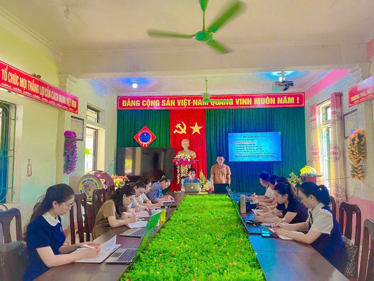 TẬP HUẤN CHUYÊN ĐỀ “NÂNG CAO HIỆU QUẢ DẠY HỌC TIẾNG VIỆT” VÀ “GIỚI THIỆU BỘ SÁCH GIÁO DỤC KỸ NĂNG SỐ”