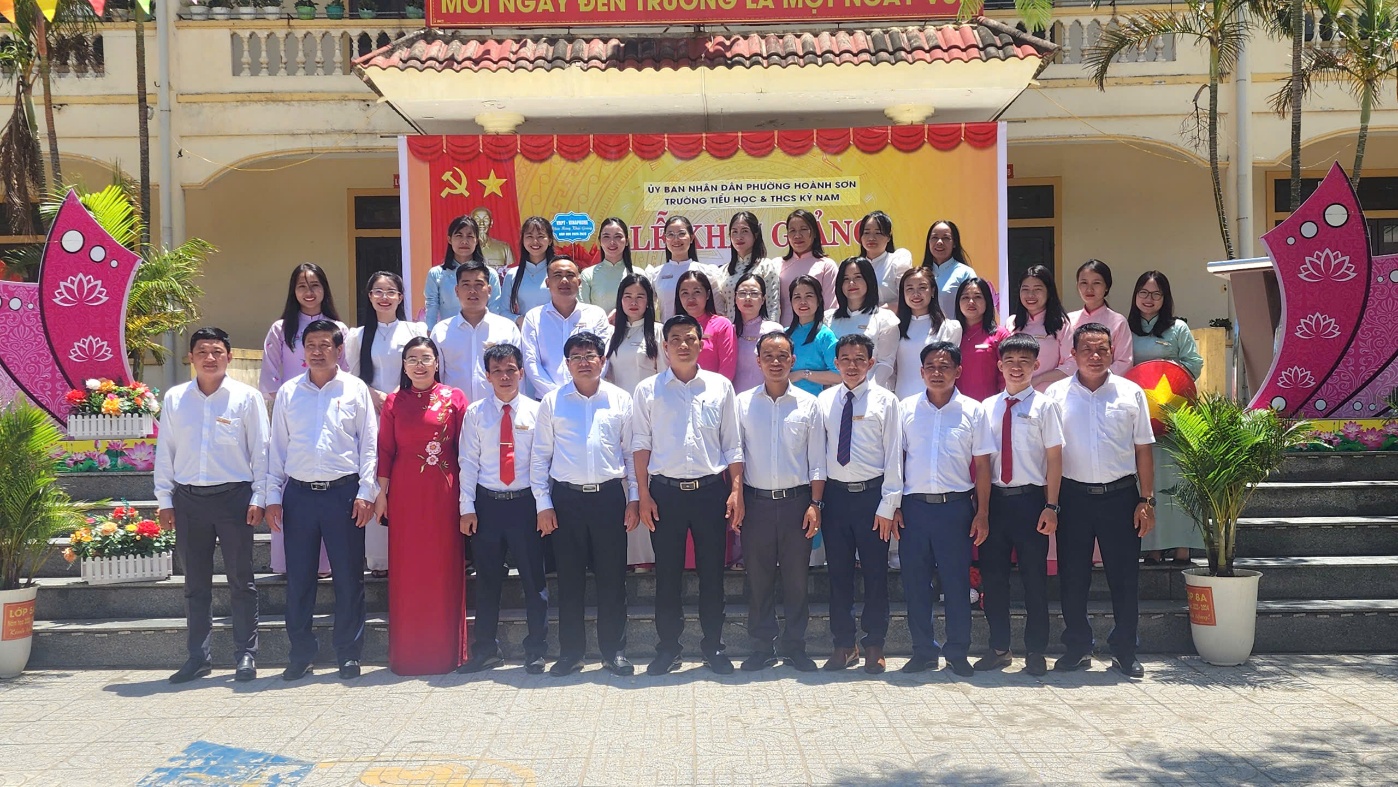 TƯNG BỪNG KHÔNG KHÍ KHAI GIẢNG NĂM HỌC 2025 - 2026 TẠI TRƯỜNG TH&THCS KỲ NAM