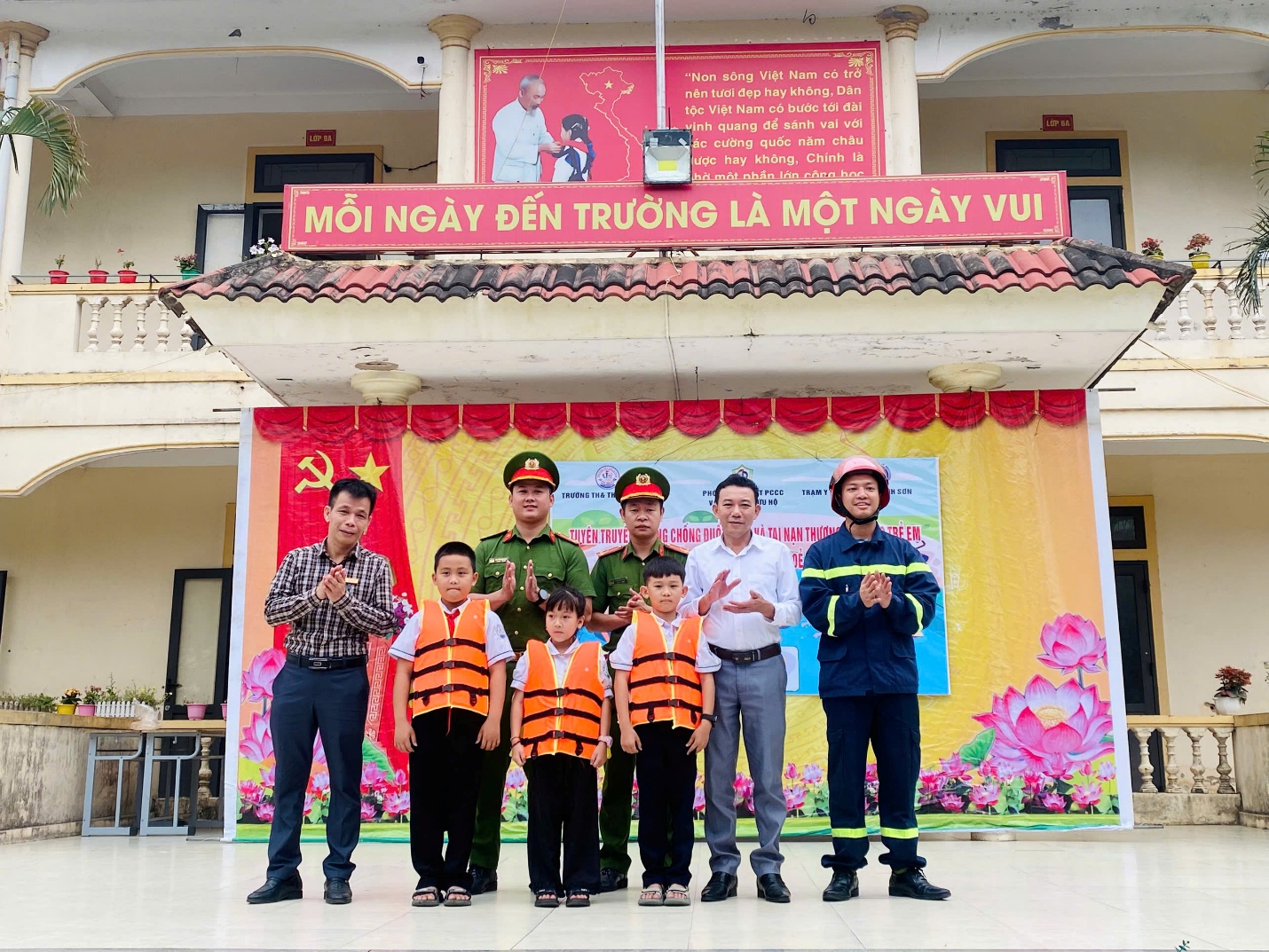 TRƯỜNG TH & THCS KỲ NAM TỔ CHỨC TUYÊN TRUYỀN PHÒNG CHỐNG ĐUỐI NƯỚC VÀ GIÁO DỤC SỨC KHỎE VỊ THÀNH NIÊN.